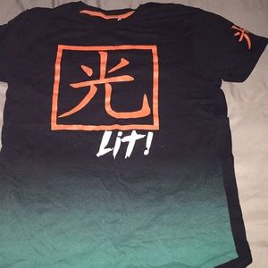 Lit tee shirt